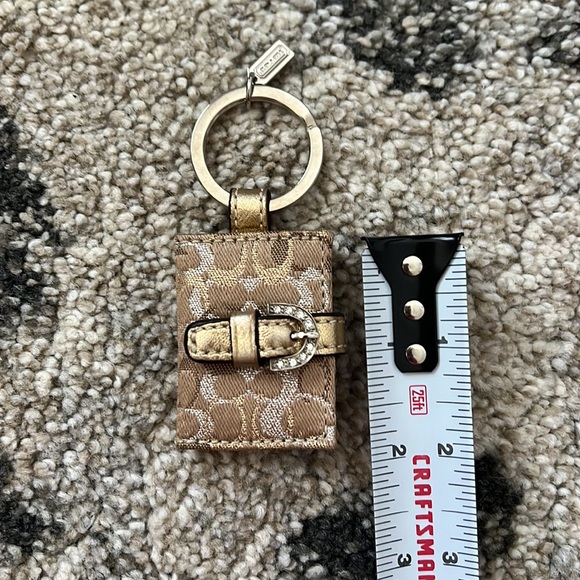 Coach - Picture 5 of 5